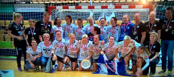 Damer, DM-bronze 2016. Foto fra TV 2 Sport
